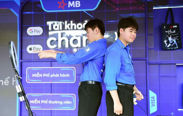 Mãn nhãn với công nghệ thanh toán thời thượng của MB tại Ngày Thẻ Việt Nam - Ảnh 4