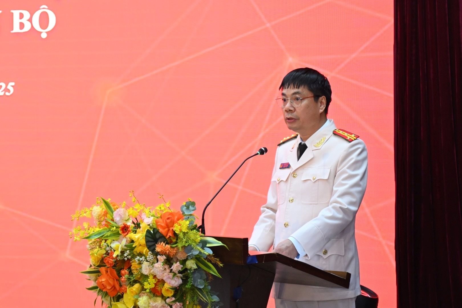 8 lãnh đạo chủ chốt của MobiFone vào biên chế của lực lượng Công an nhân dân - Ảnh 2