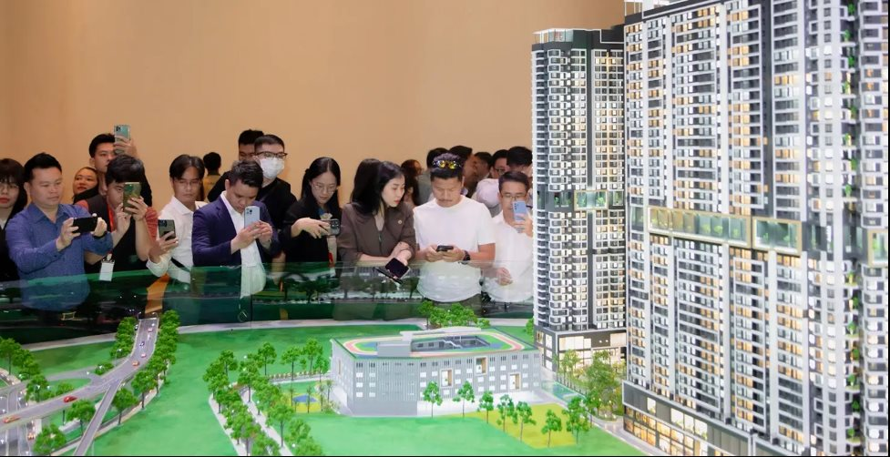 Dòng tiền đầu tư phía Bắc dịch chuyển mạnh vào Nam thời điểm cuối năm - Ảnh 1