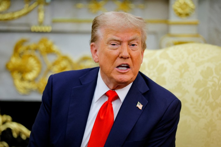 Tổng thống Trump cảnh báo áp thuế 155% với Trung Quốc - Ảnh 1