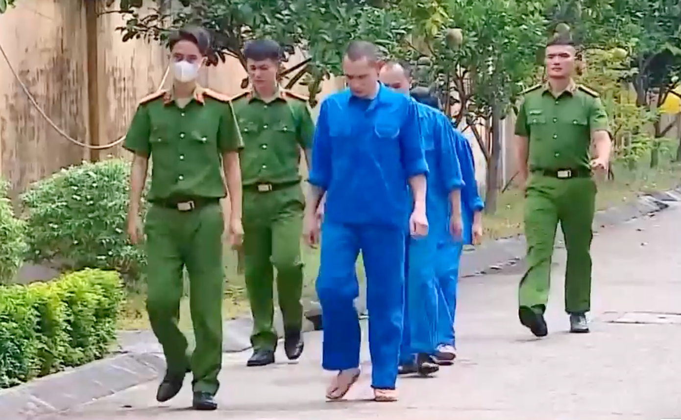 Khởi tố nhóm đối tượng có tiền án, tiền sự thao túng đấu giá đất tại Ninh Bình - Ảnh 1