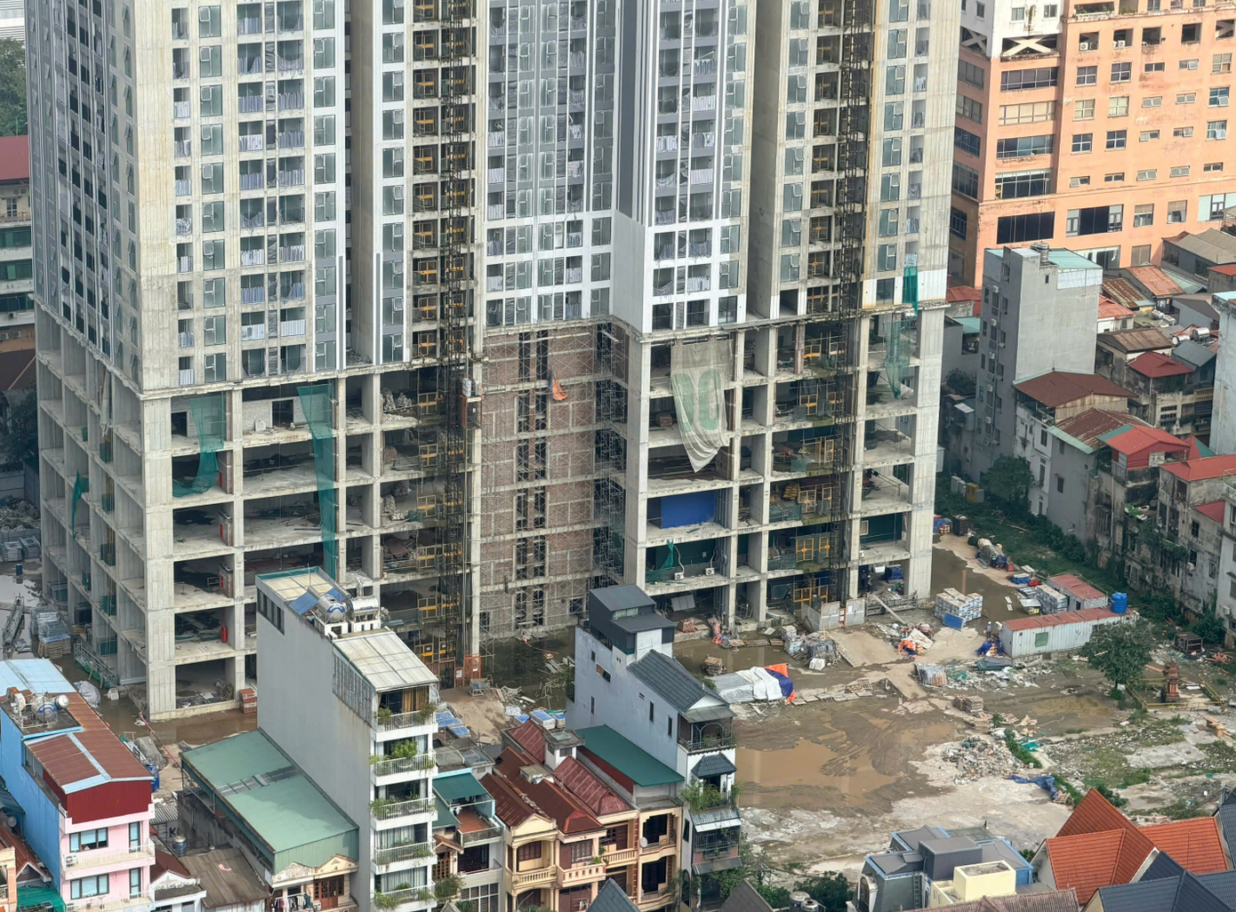 Hàng trăm khách hàng 'sốc' khi nhận thông báo thu hồi căn hộ từ chủ đầu tư Grand Sunlake - Ảnh 2