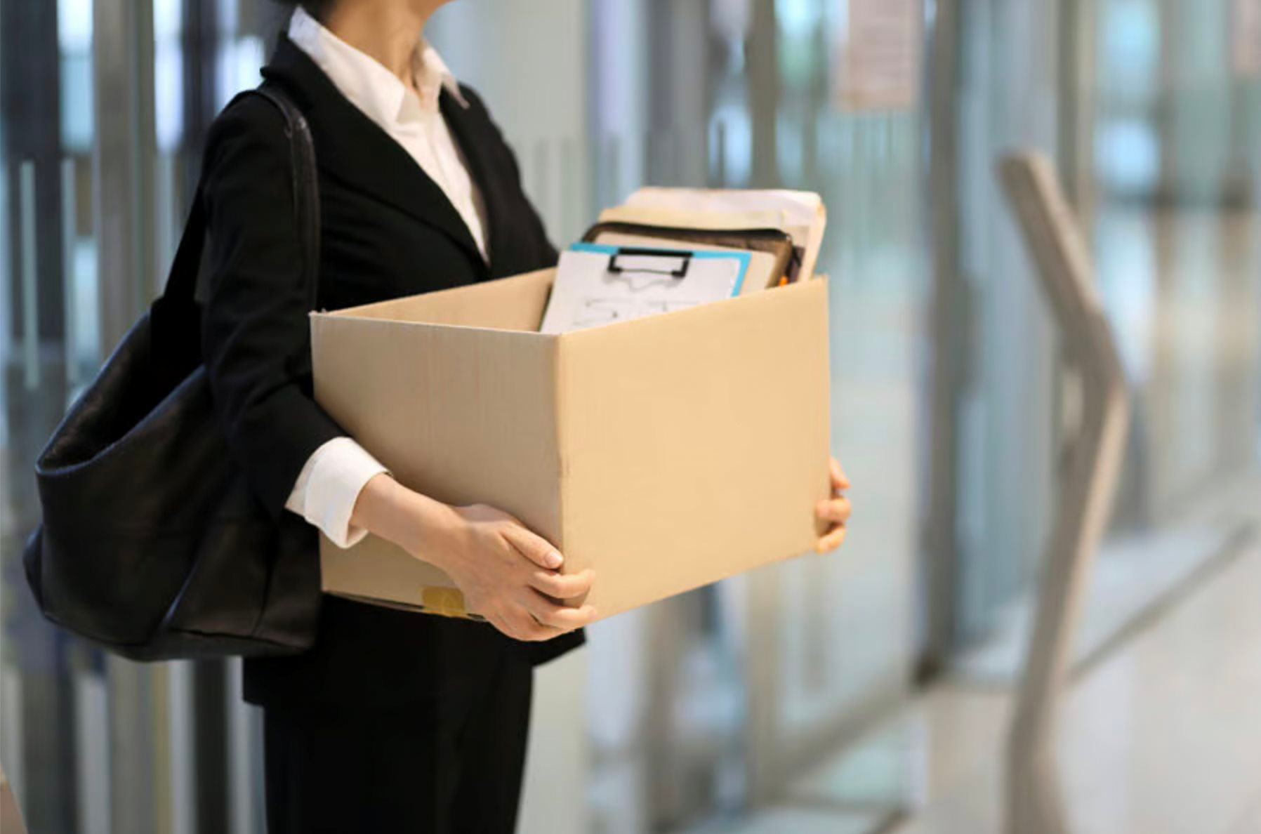 Làn sóng "đại sa thải" đang gần hơn bao giờ hết, nhân viên hay quản lý đều chịu chung số phận: Phát súng khai mào của Amazon cảnh tỉnh thị trường lao động toàn cầu - Ảnh 1