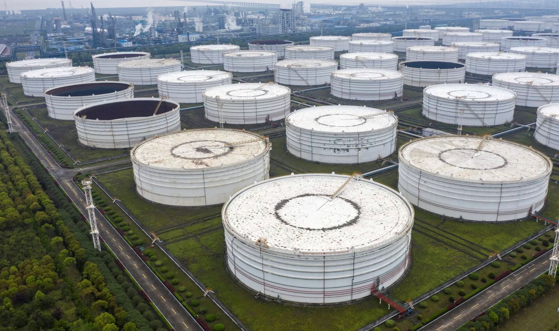 Láng giềng Việt Nam âm thầm tích trữ 135 nghìn tấn 'vàng lỏng' mỗi ngày: Xây kho dự trữ gần 300 triệu tấn, mua nhiều hơn mức tiêu thụ, chuyện gì đang xảy ra? - Ảnh 1