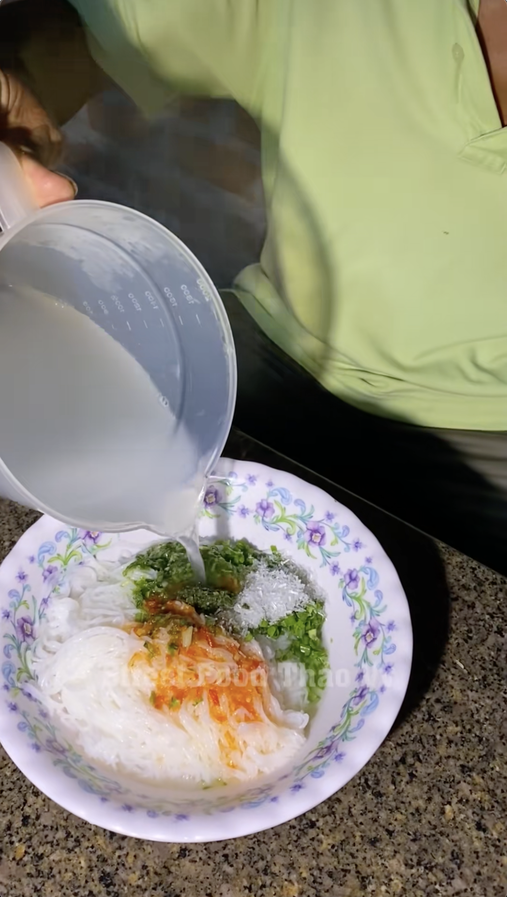 Sự thật đằng sau tô bún đắt nhất Việt Nam - Ảnh 2