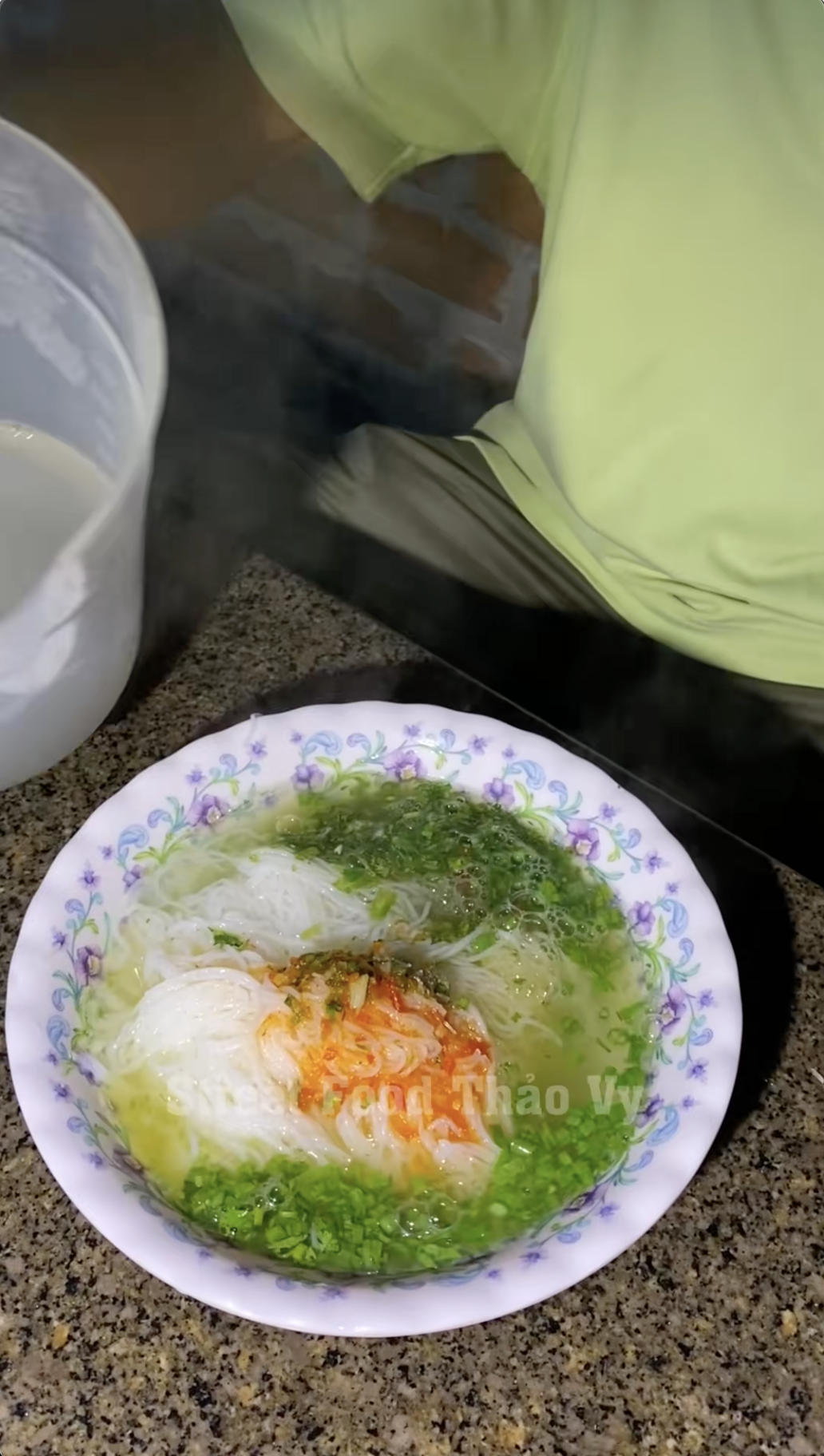 Sự thật đằng sau tô bún đắt nhất Việt Nam - Ảnh 1