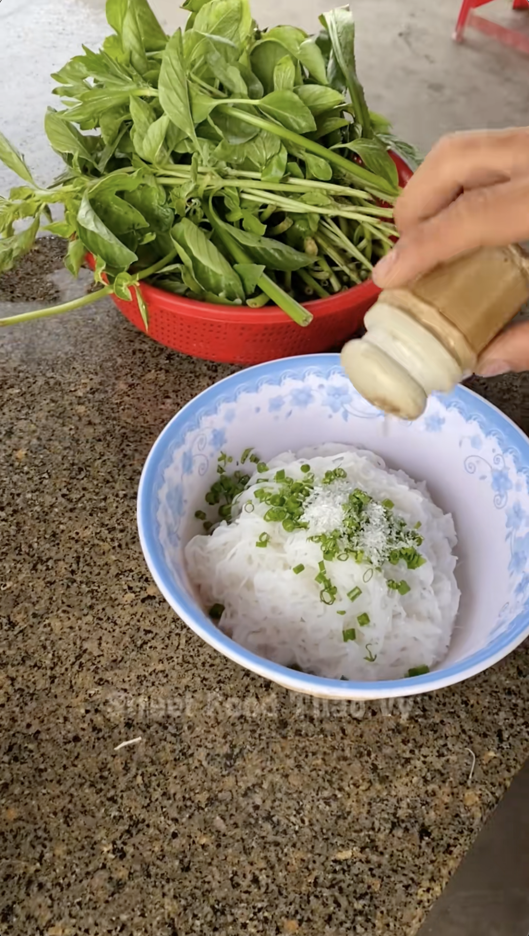 Sự thật đằng sau tô bún đắt nhất Việt Nam - Ảnh 5