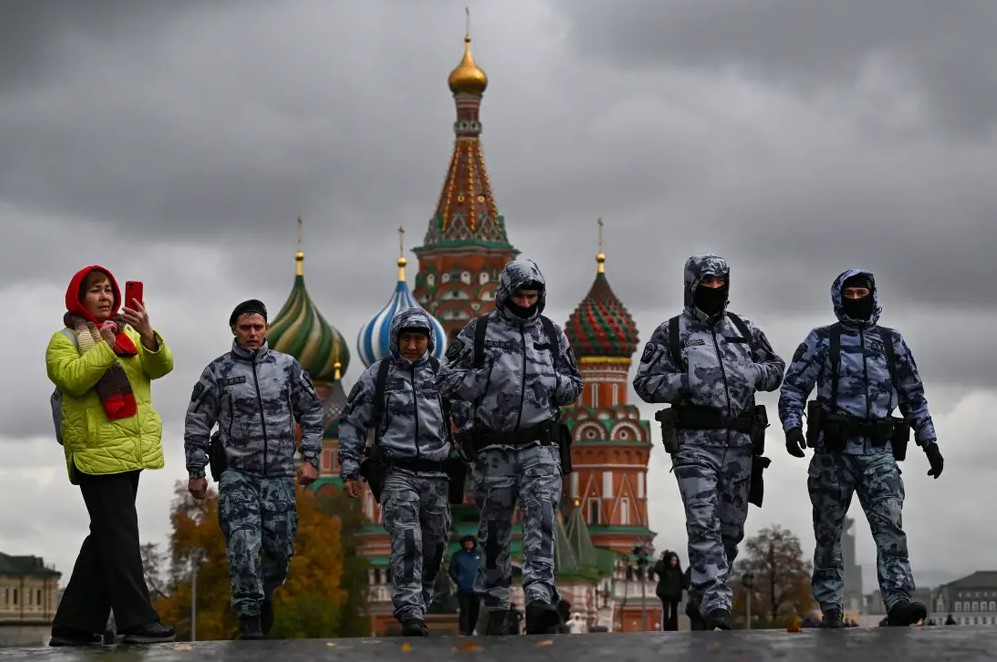 CEO Sberbank cảnh báo vấn đề khiến Nga 'chẳng có gì cả' - Ông Putin nêu ưu tiên quốc gia vì 'sinh tồn' - Ảnh 2