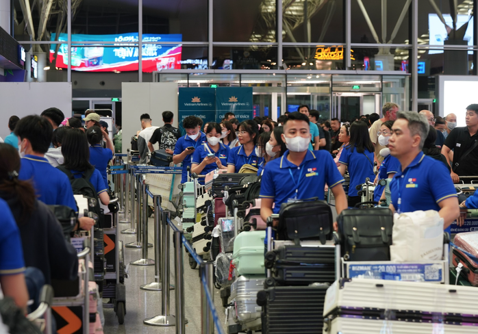 Bộ Nội vụ yêu cầu bịt "kẽ hở" trong quản lý lao động ngoài nước - Ảnh 1