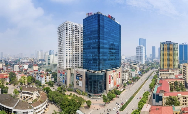 VinFast dừng chính sách miễn phí gửi xe điện tại Vincom Center Nguyễn Chí Thanh - Ảnh 1