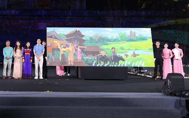 SHB và T&T Group đấu giá bức tranh 1 tỷ đồng để ủng hộ đồng bào vùng lũ - Ảnh 1