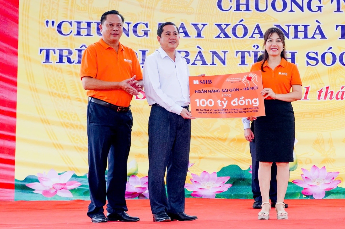 SHB và T&T Group đấu giá bức tranh 1 tỷ đồng để ủng hộ đồng bào vùng lũ - Ảnh 5