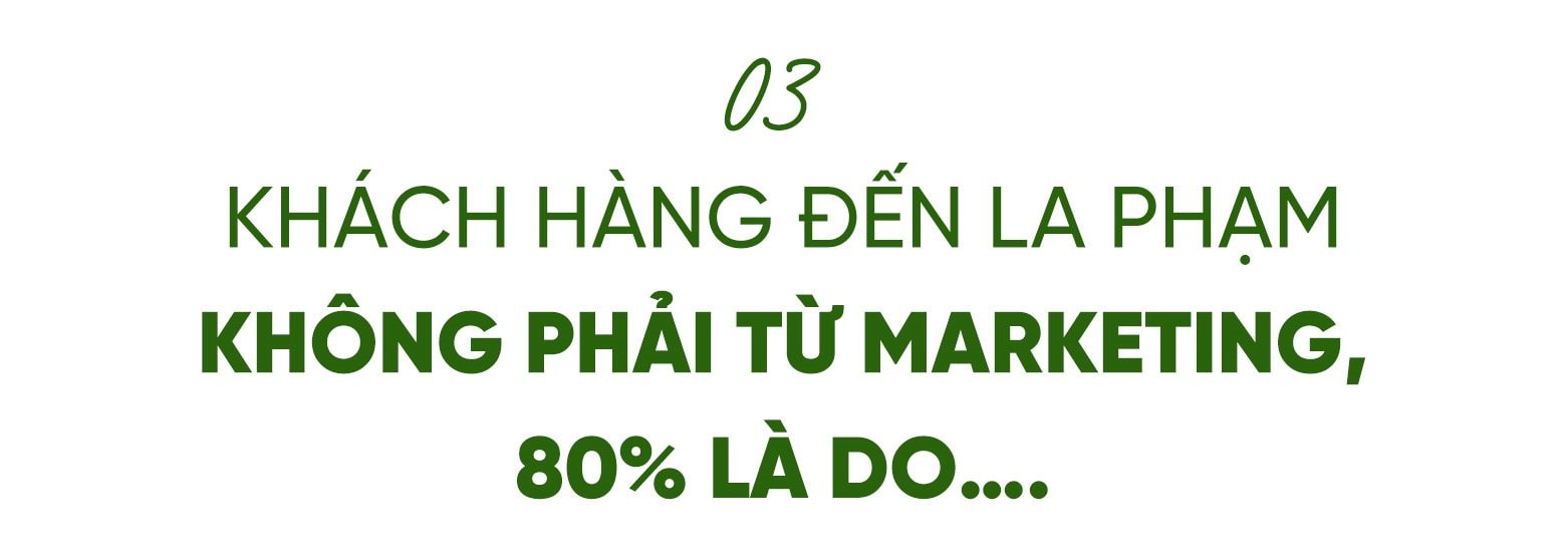 Từ sợi lá dứa, sợi ngô hay vỏ trái cây tưởng chừng như bỏ đi, nhà thiết kế Việt ‘biến hóa’ đưa thời trang dân tộc ra sàn diễn quốc tế - Ảnh 8