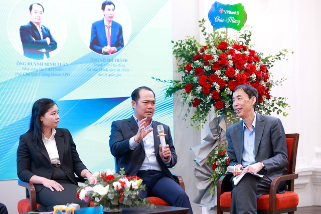 Bạc nổi sóng: Từ kim loại công nghiệp đến ‘kênh trú ẩn’ mới của nhà đầu tư Việt - Ảnh 3