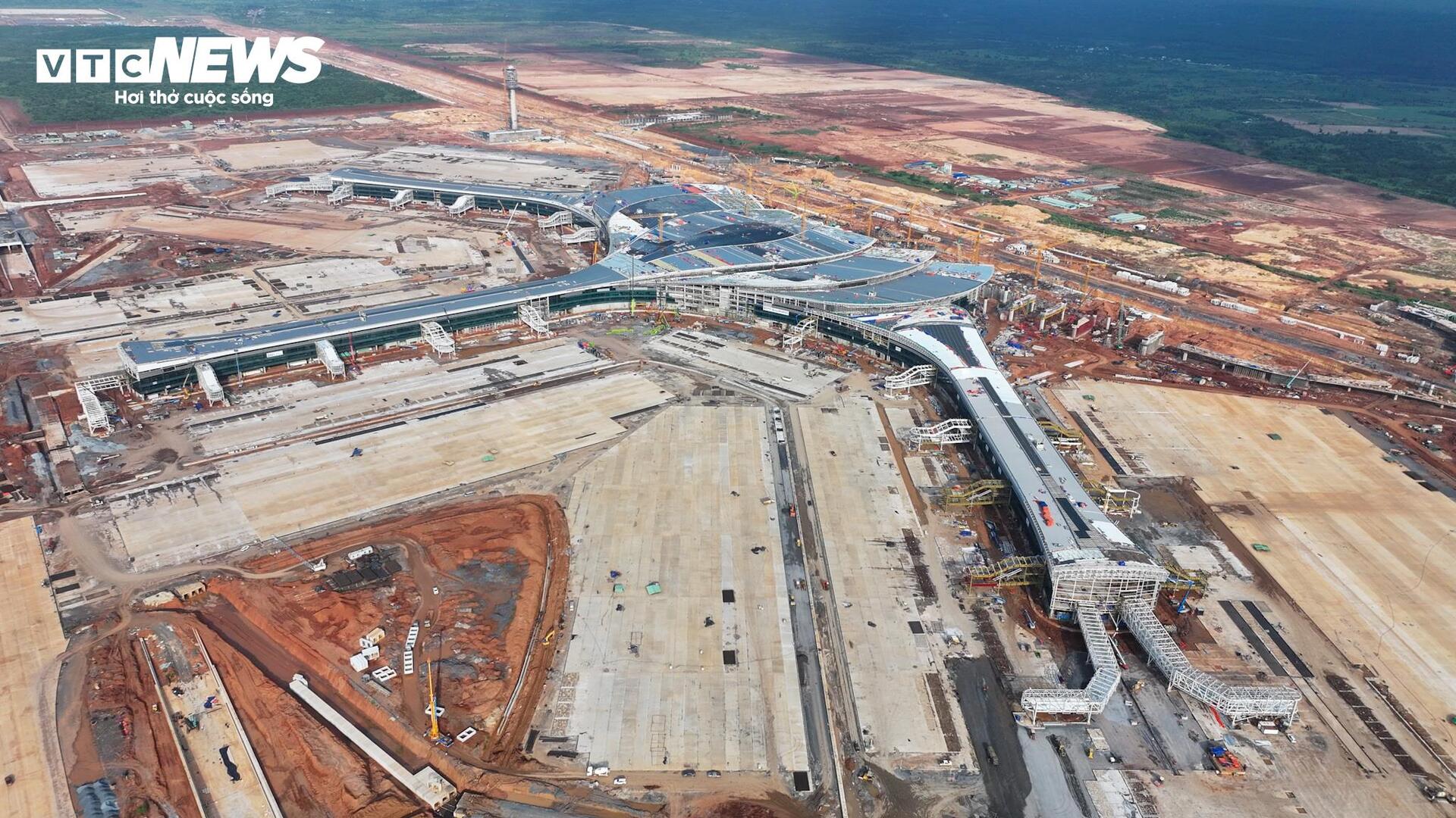 Công nhân thi công ngày đêm, nhiều hạng mục sân bay Long Thành vượt tiến độ - Ảnh 17