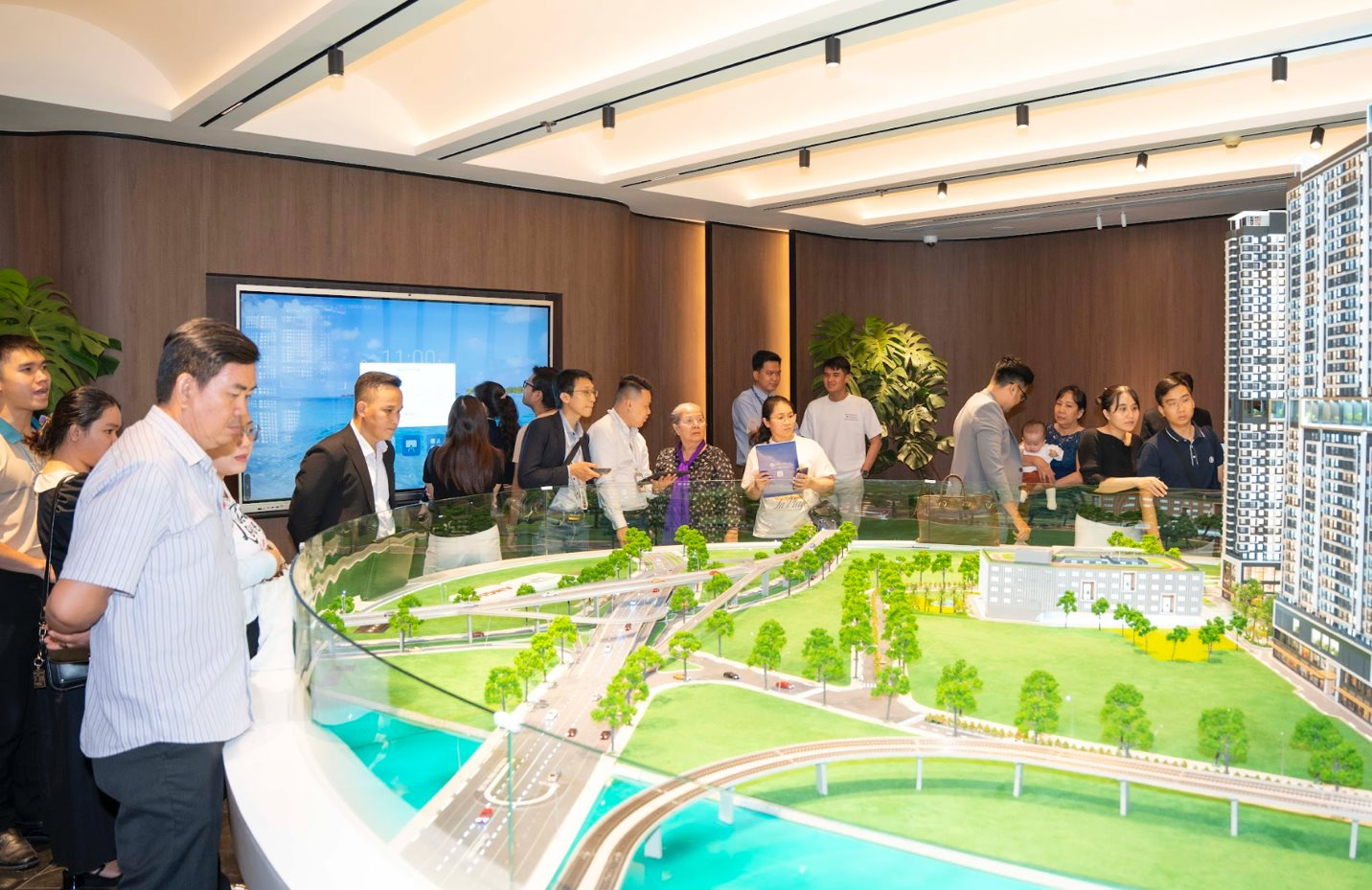 Tuyến xa lộ gần 5.000 tỷ kéo dài từ cầu Sài Gòn đến nút giao Tân Vạn sắp mở rộng lên 16 làn xe - Ảnh 2