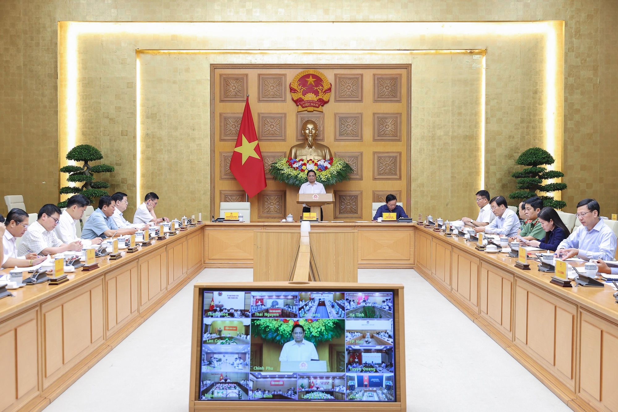 Bão số 10 gây thiệt hại kinh tế gần 16.000 tỷ đồng - Ảnh 2