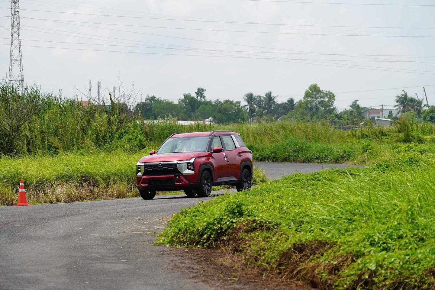 Mitsubishi Destinator chốt ra mắt Việt Nam cuối năm kèm thông tin ‘hot’: Khuyến mãi hàng chục triệu đồng, máy turbo, có chế độ lái đặc biệt - Ảnh 8