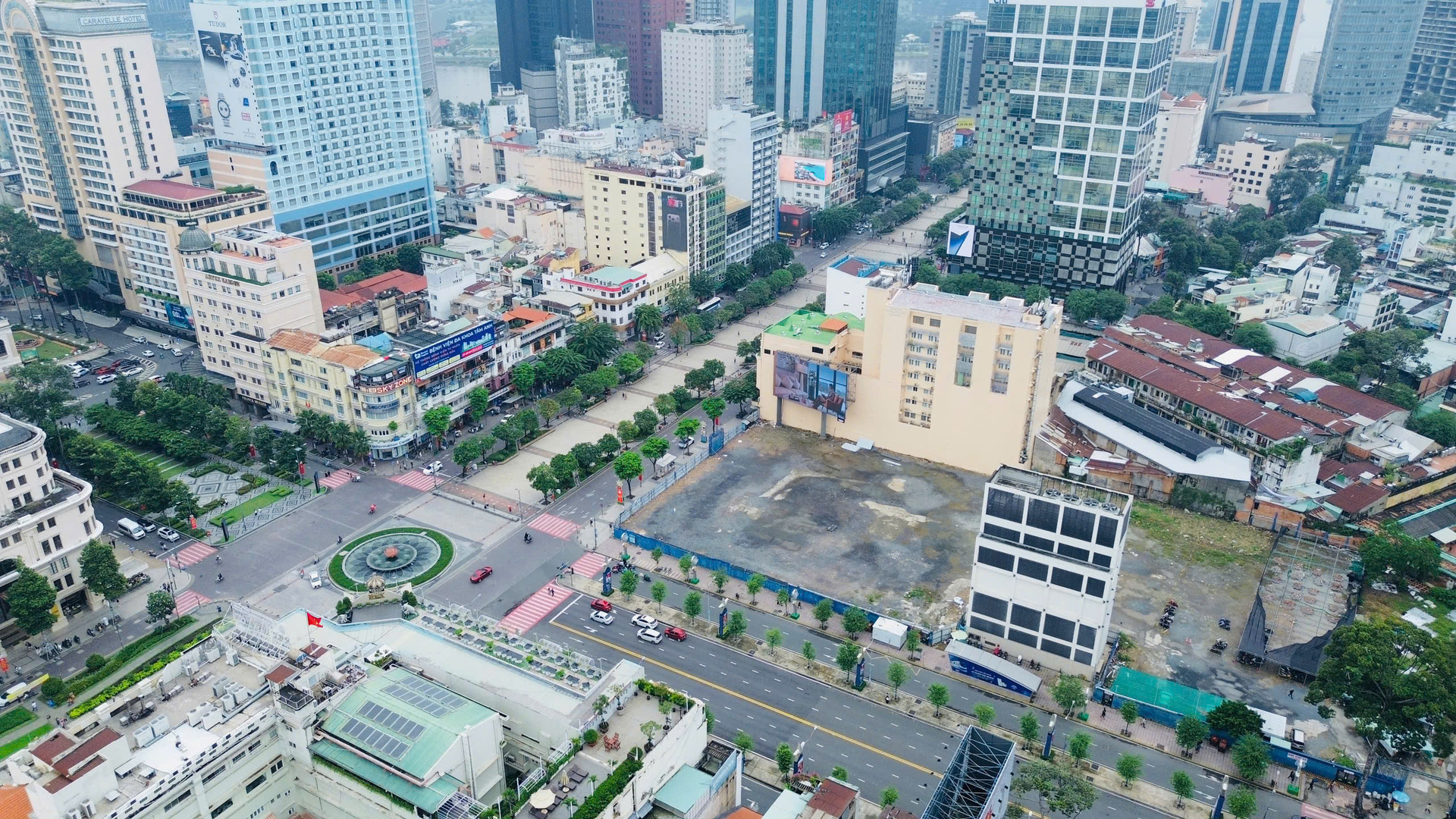 Loạt dự án 'đất vàng' trung tâm TP.HCM dần khởi động sau nhiều năm 'quây tôn' - Ảnh 7