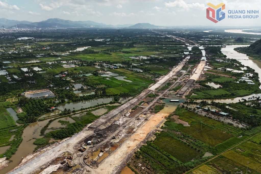 Siêu dự án 6.400 tỷ đồng: "Mạch giao thông vàng" nối liền Quảng Ninh với vùng tam giác kinh tế phía Bắc - Ảnh 2