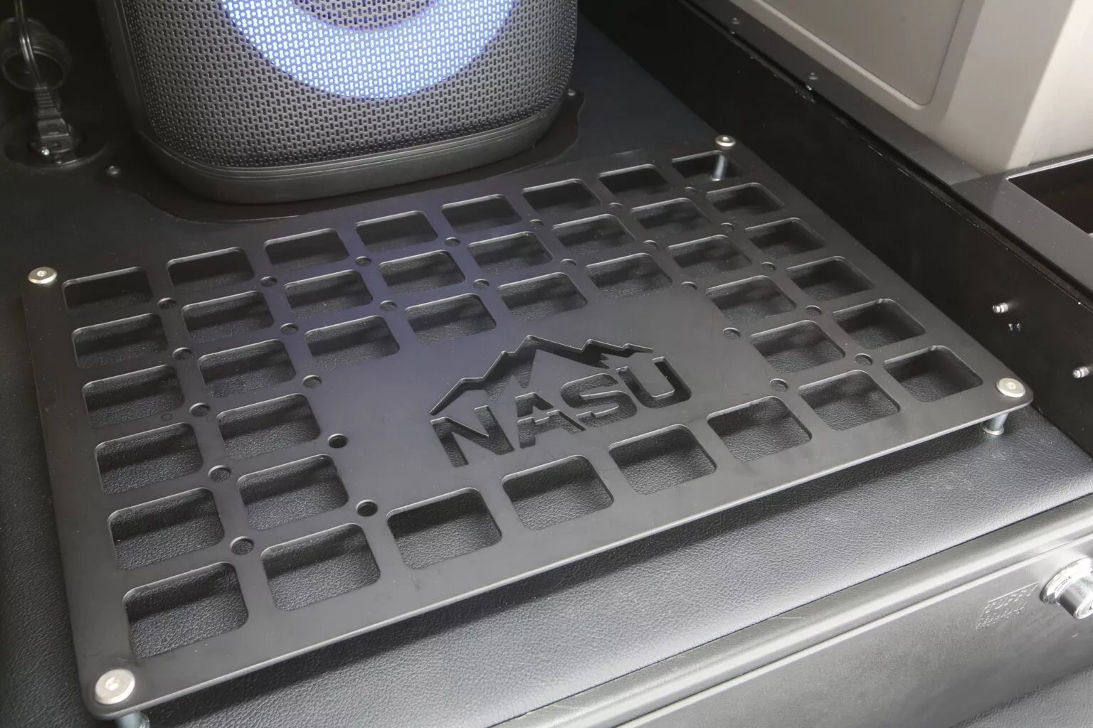 Toyota Corolla Cross bất ngờ thêm bản offroad: Gầm cao, lốp khủng, cốp thiết kế cực lạ, nhưng có chi tiết làm cho đẹp chứ không mấy tác dụng - Ảnh 12