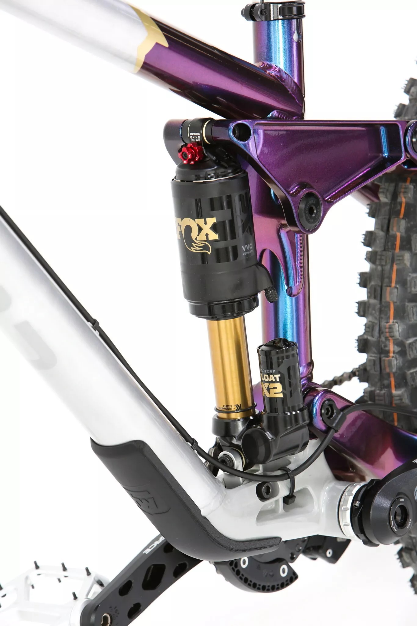 Toyota Corolla Cross bất ngờ thêm bản offroad: Gầm cao, lốp khủng, cốp thiết kế cực lạ, nhưng có chi tiết làm cho đẹp chứ không mấy tác dụng - Ảnh 7