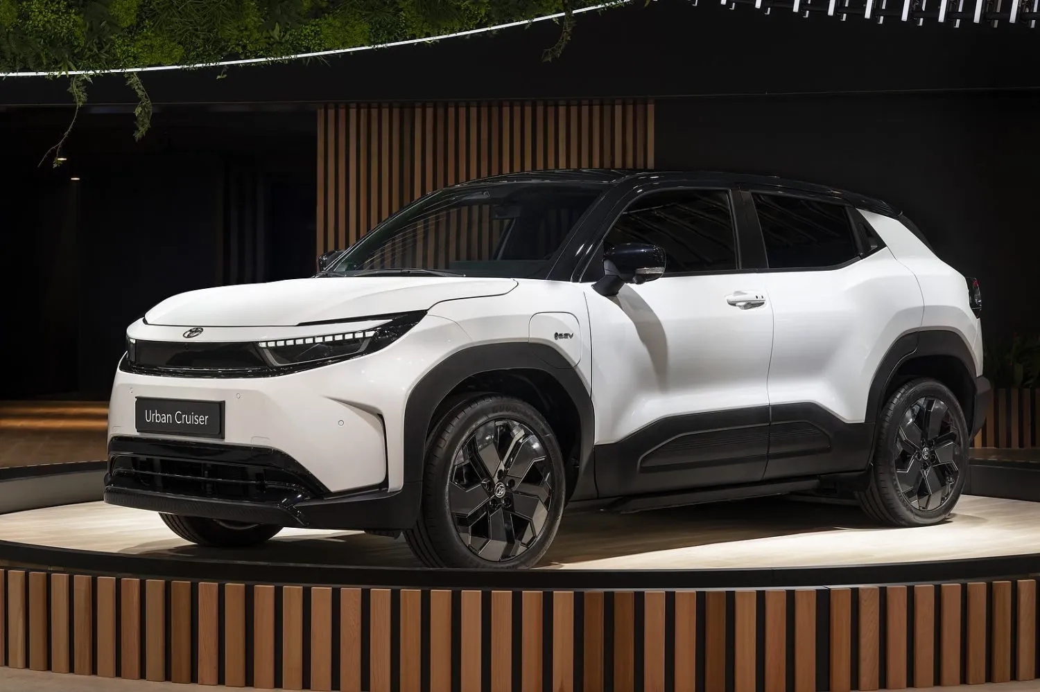 Hai mẫu SUV Toyota chạy điện này ‘rộng cửa’ về Việt Nam: Tháng sau mở bán tại ĐNÁ, dễ lắp ráp để có giá cạnh tranh - Ảnh 3