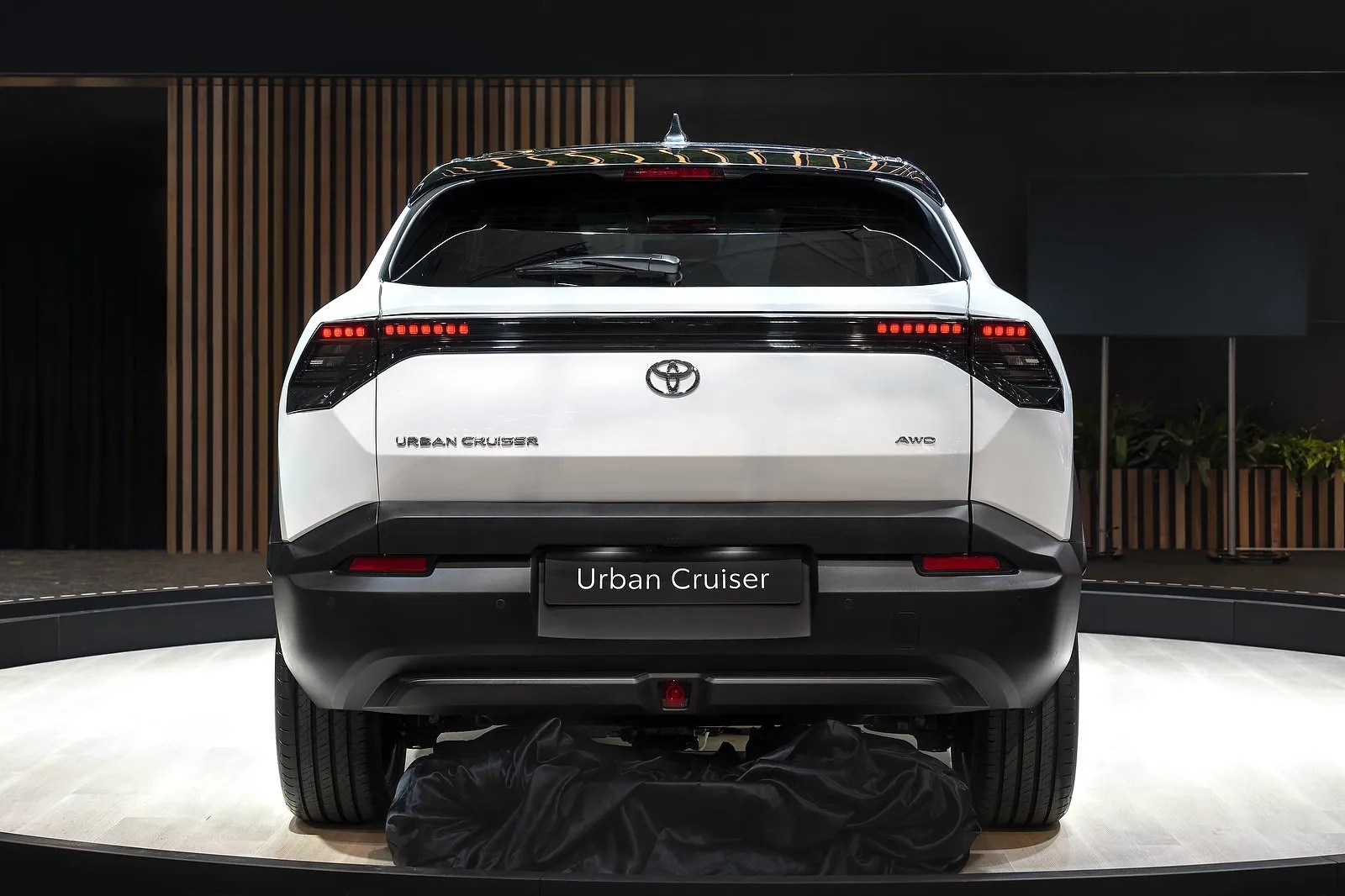 Hai mẫu SUV Toyota chạy điện này ‘rộng cửa’ về Việt Nam: Tháng sau mở bán tại ĐNÁ, dễ lắp ráp để có giá cạnh tranh - Ảnh 7