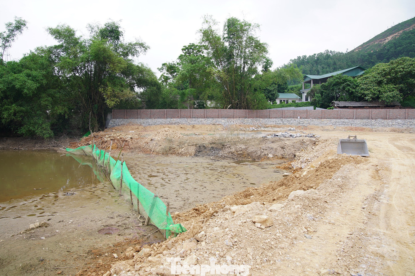 Hà Nội: Ao, hồ liên tục bị san lấp trái phép, chính quyền 'mũ ni che tai'? - Ảnh 6