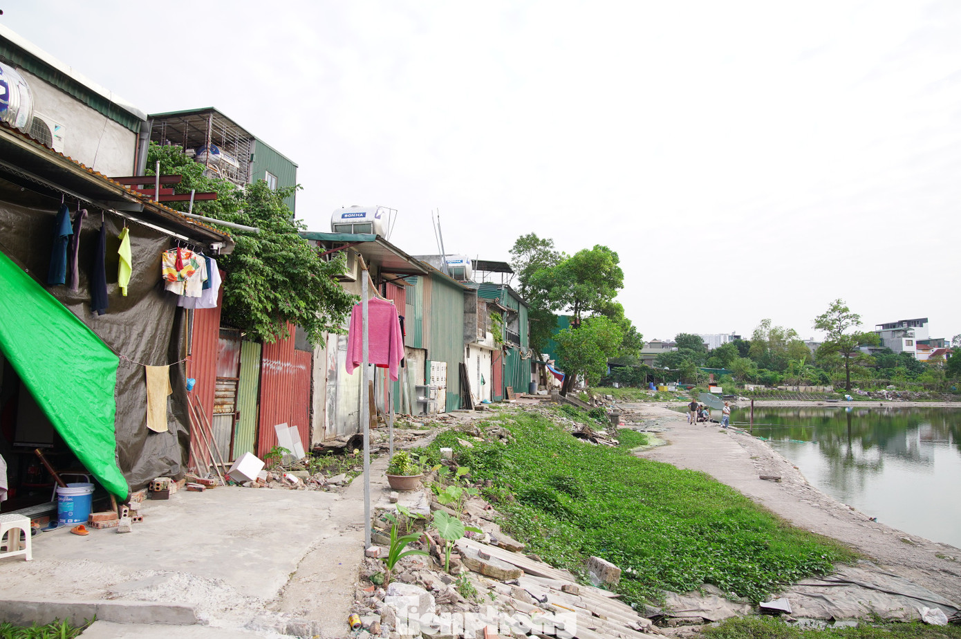 Lều lán, nhà tôn trái phép hóa vườn hoa tại khu chung cư đông đúc bậc nhất Thủ đô - Ảnh 10