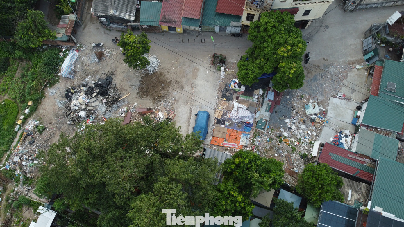 Lều lán, nhà tôn trái phép hóa vườn hoa tại khu chung cư đông đúc bậc nhất Thủ đô - Ảnh 5