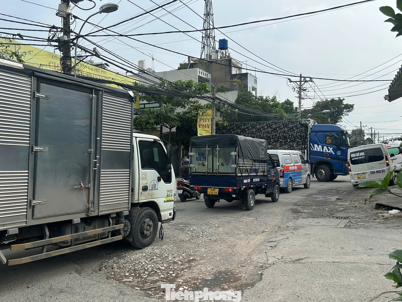 Đường 'đau khổ' vừa đi vừa sợ ở TPHCM - Ảnh 4