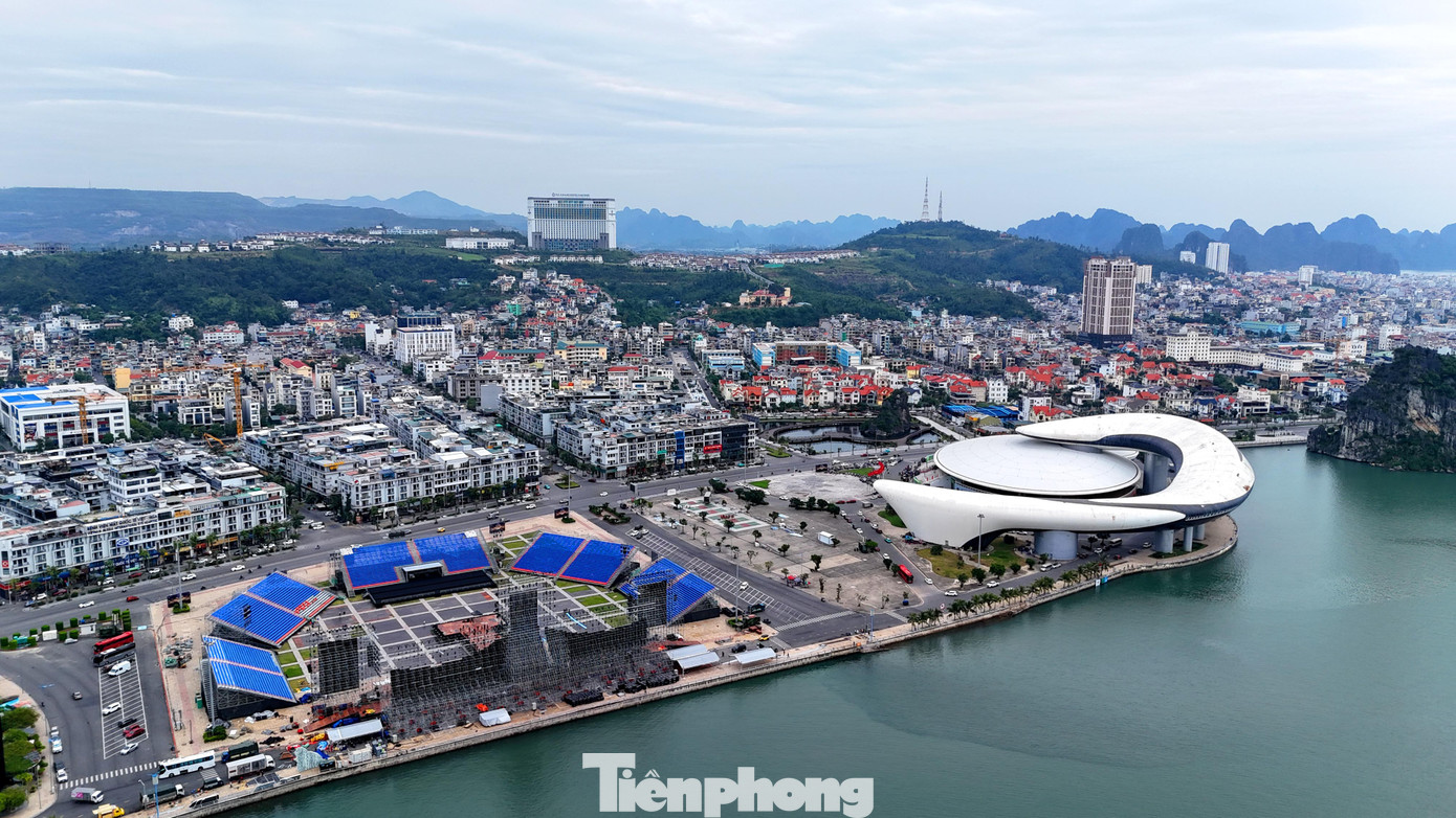 Quảng Ninh đặt mục tiêu trở thành thành phố trực thuộc Trung ương trước 2030 - Ảnh 1