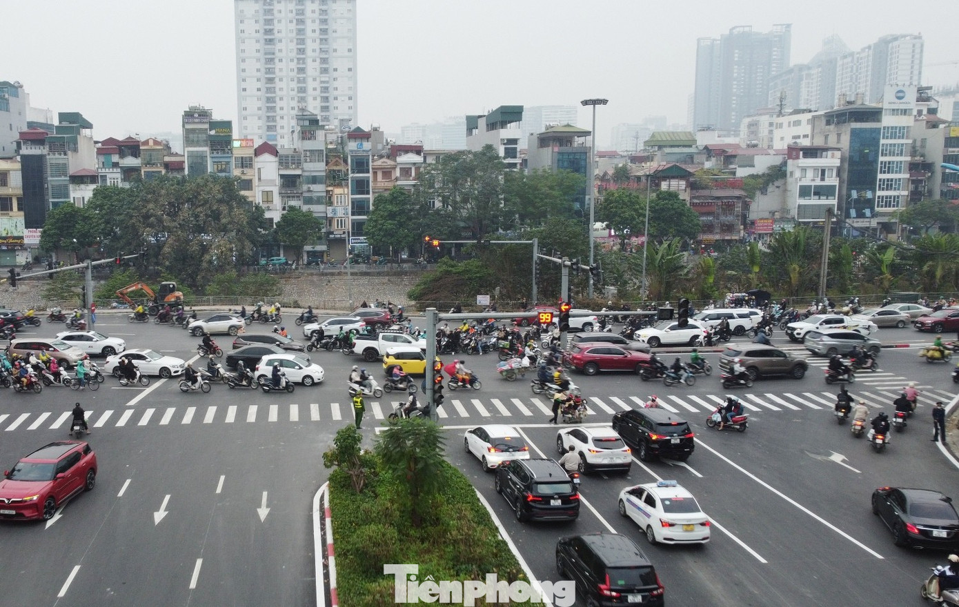 Thực trạng tại 4 'điểm đen' ùn tắc giao thông được Hà Nội ưu tiên xử lý - Ảnh 2