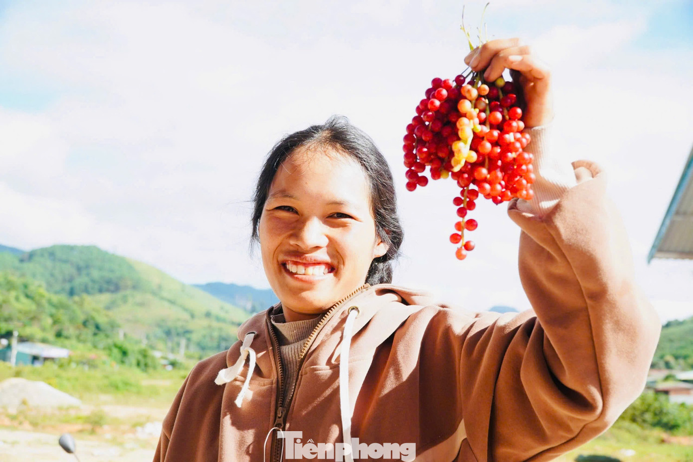'Hạt ngọc trời' là gì, đắt đỏ ra sao mà người dân kéo nhau lên núi tìm kiếm? - Ảnh 14