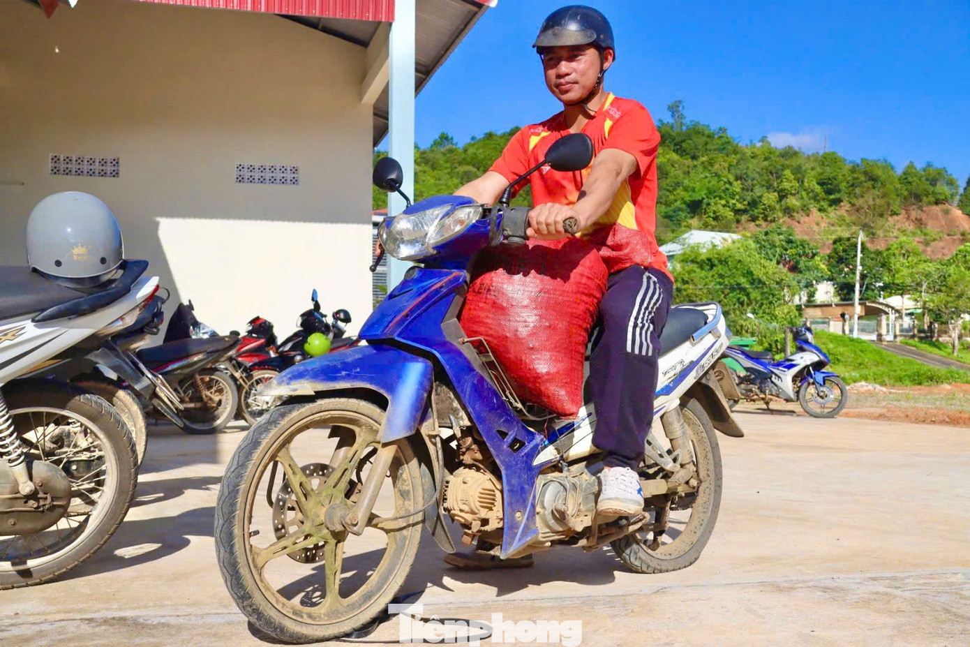 'Hạt ngọc trời' là gì, đắt đỏ ra sao mà người dân kéo nhau lên núi tìm kiếm? - Ảnh 18