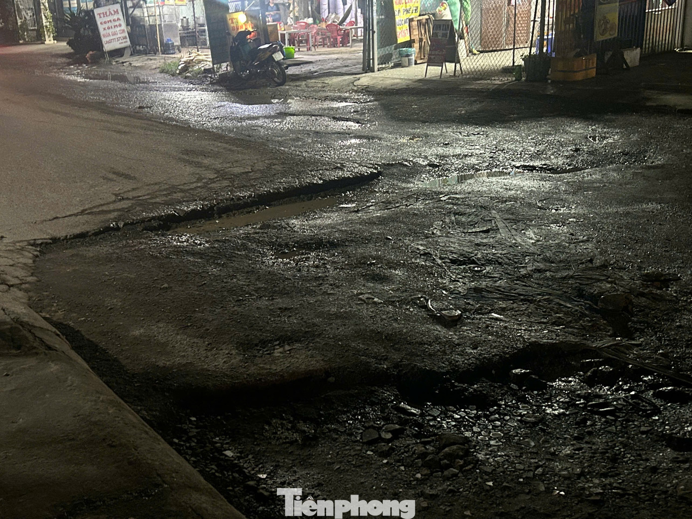 Đường 'đau khổ' vừa đi vừa sợ ở TPHCM - Ảnh 3