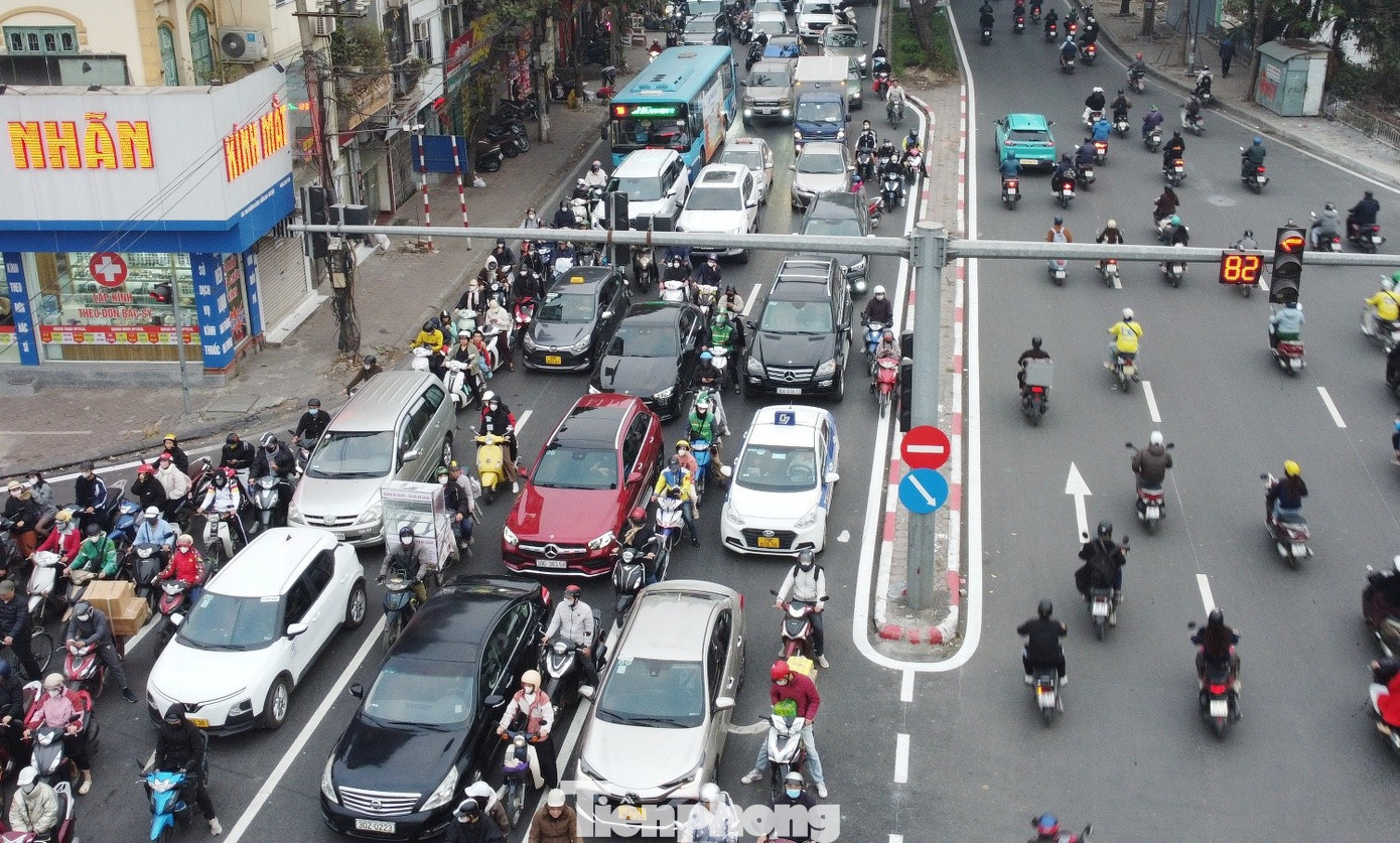 Thực trạng tại 4 'điểm đen' ùn tắc giao thông được Hà Nội ưu tiên xử lý - Ảnh 3