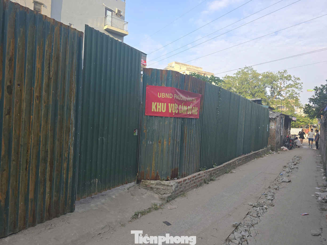 Lều lán, nhà tôn trái phép hóa vườn hoa tại khu chung cư đông đúc bậc nhất Thủ đô - Ảnh 9