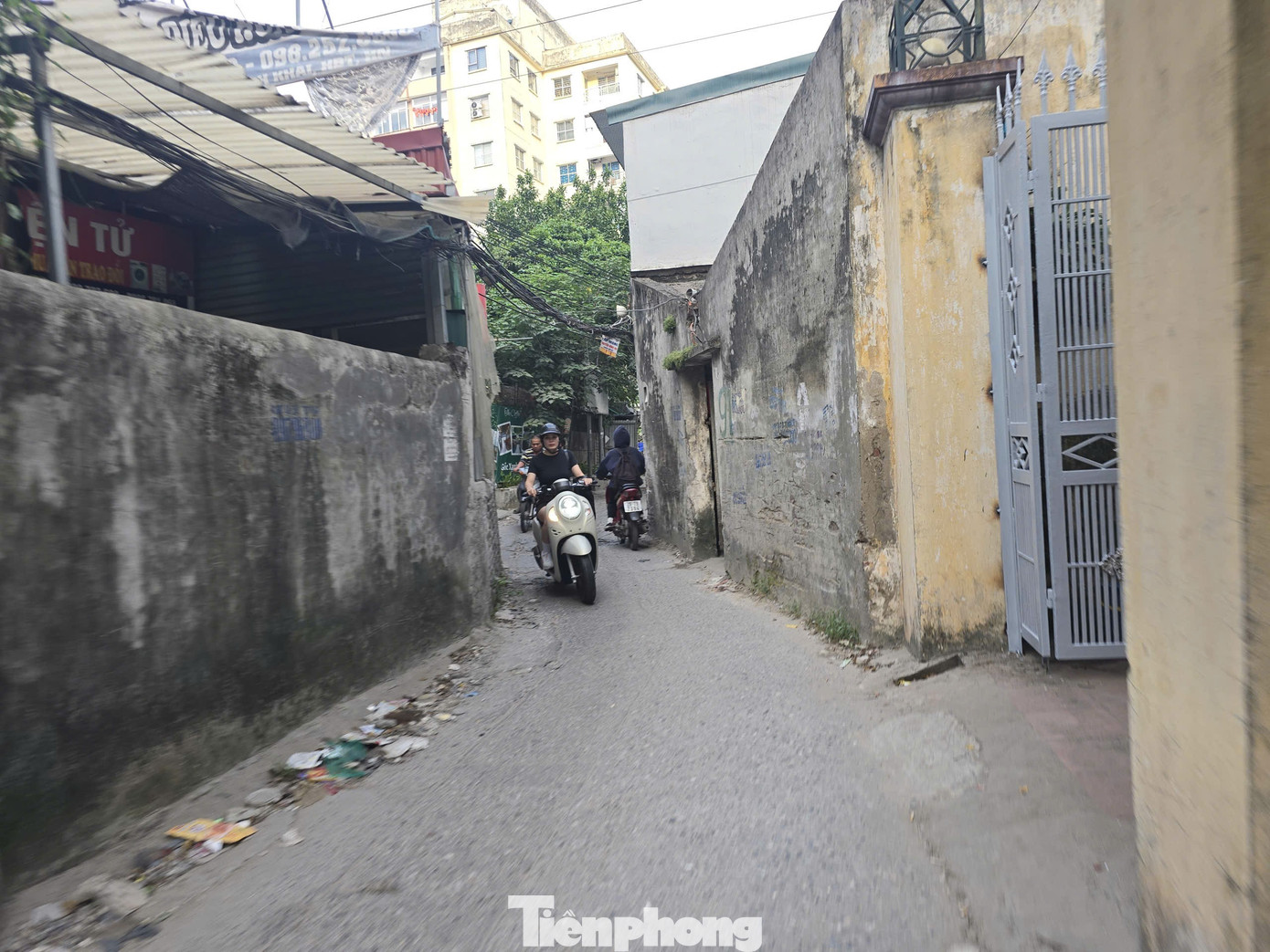 Lều lán, nhà tôn trái phép hóa vườn hoa tại khu chung cư đông đúc bậc nhất Thủ đô - Ảnh 7