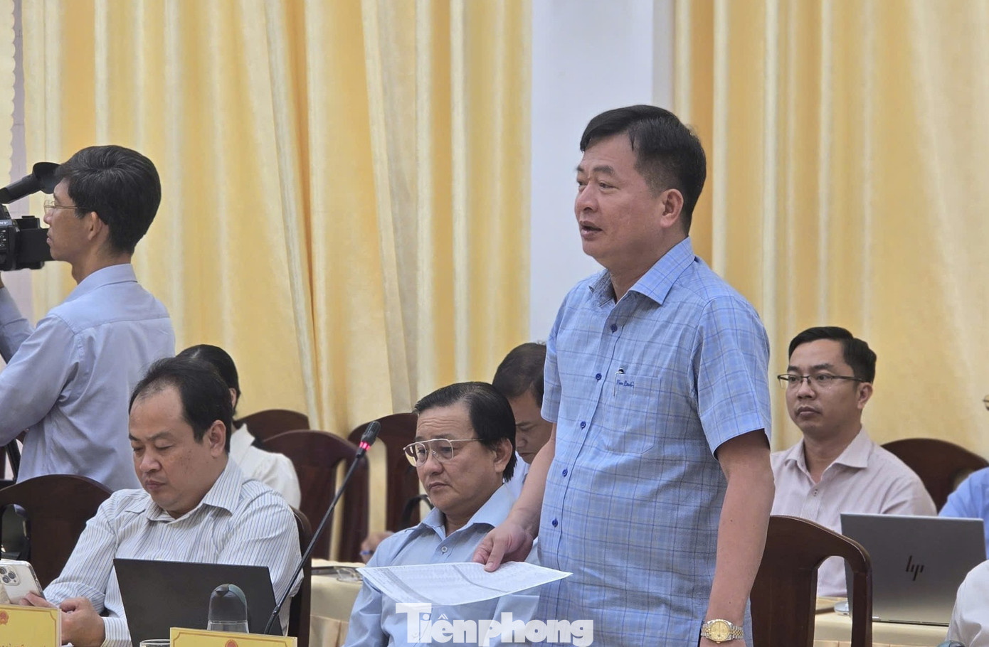 'Than khóc' giải ngân đầu tư công thấp do... tiền quá nhiều - Ảnh 2