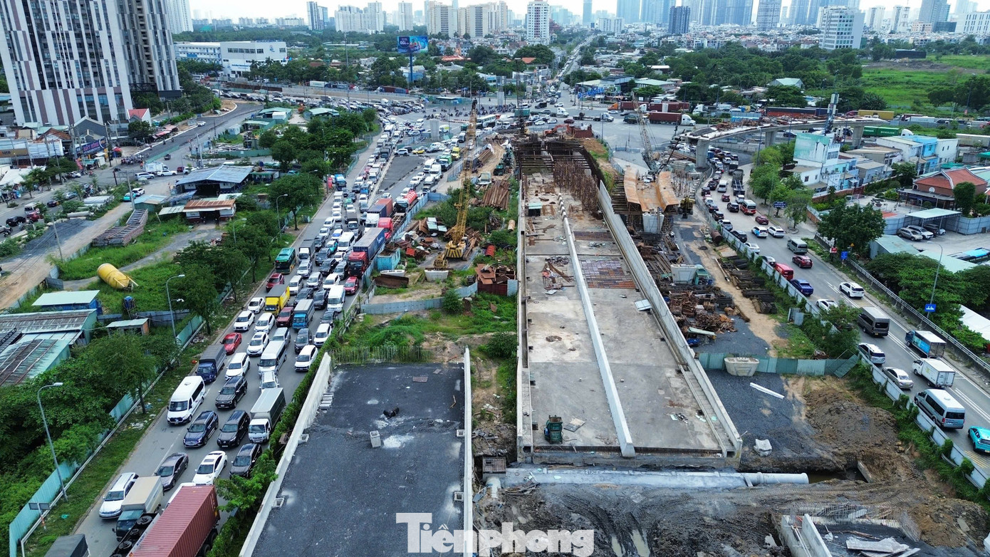 TPHCM tăng tốc giải ngân với các dự án hạ tầng trọng điểm - Ảnh 5