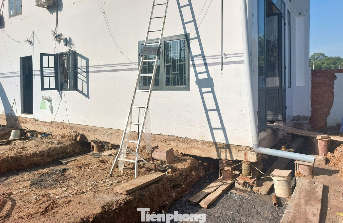 ‘Thần đèn’ đưa căn nhà xây nhầm trên đất người khác về đúng vị trí - Ảnh 4