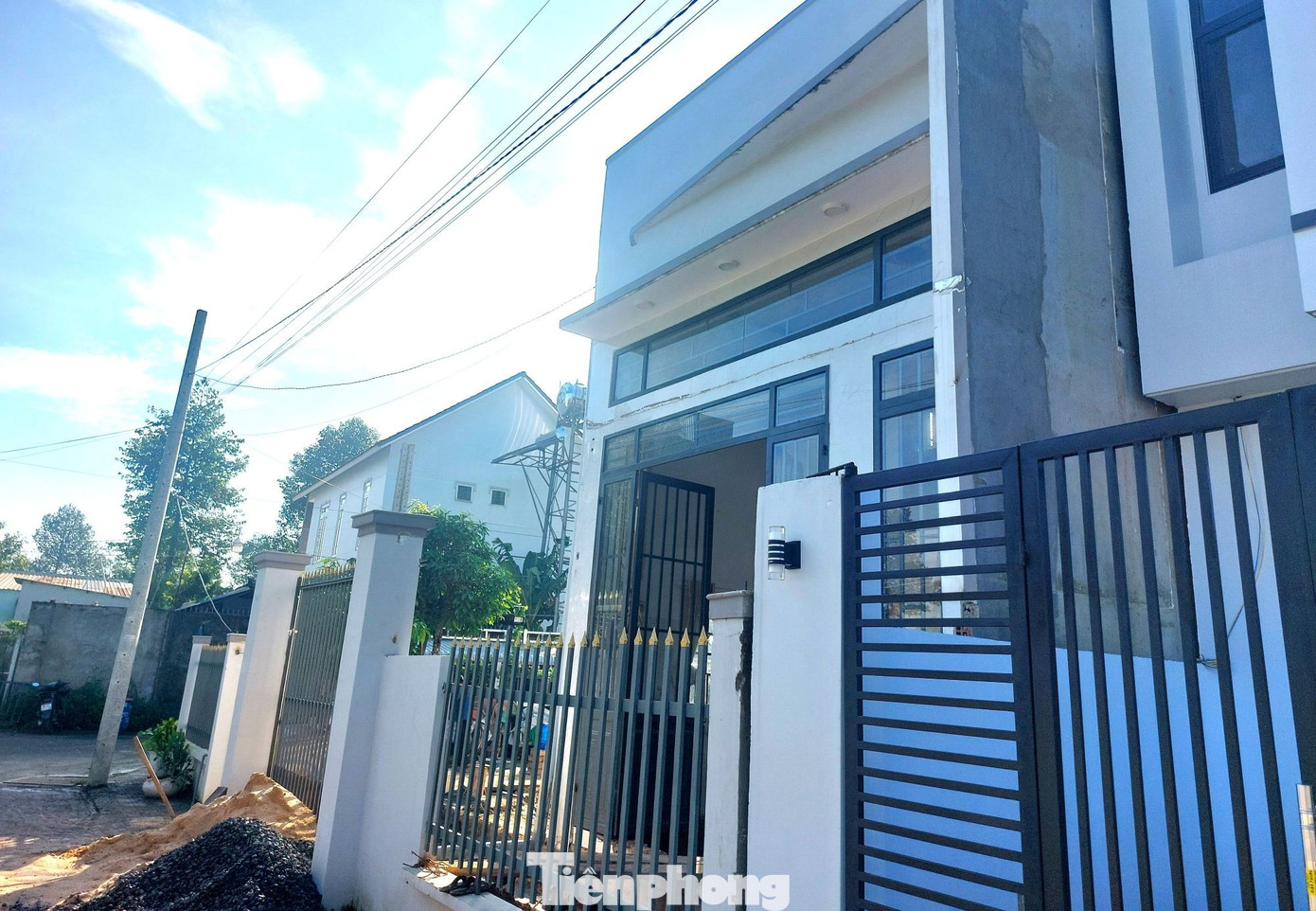 ‘Thần đèn’ đưa căn nhà xây nhầm trên đất người khác về đúng vị trí - Ảnh 1