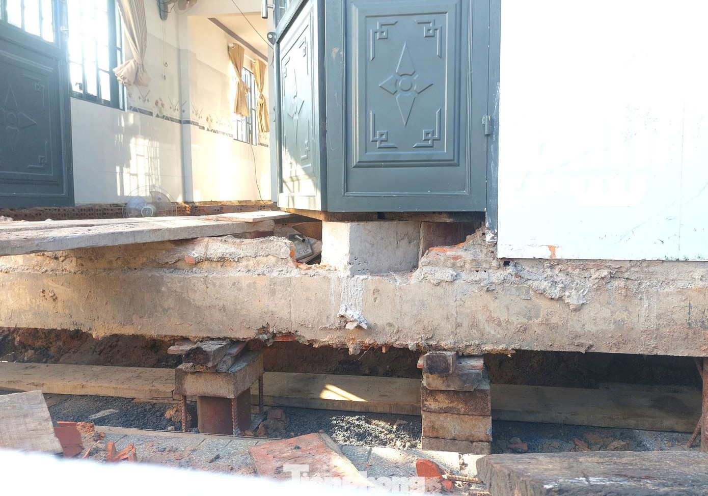 ‘Thần đèn’ đưa căn nhà xây nhầm trên đất người khác về đúng vị trí - Ảnh 8