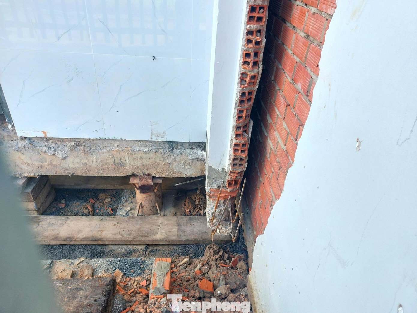 ‘Thần đèn’ đưa căn nhà xây nhầm trên đất người khác về đúng vị trí - Ảnh 10