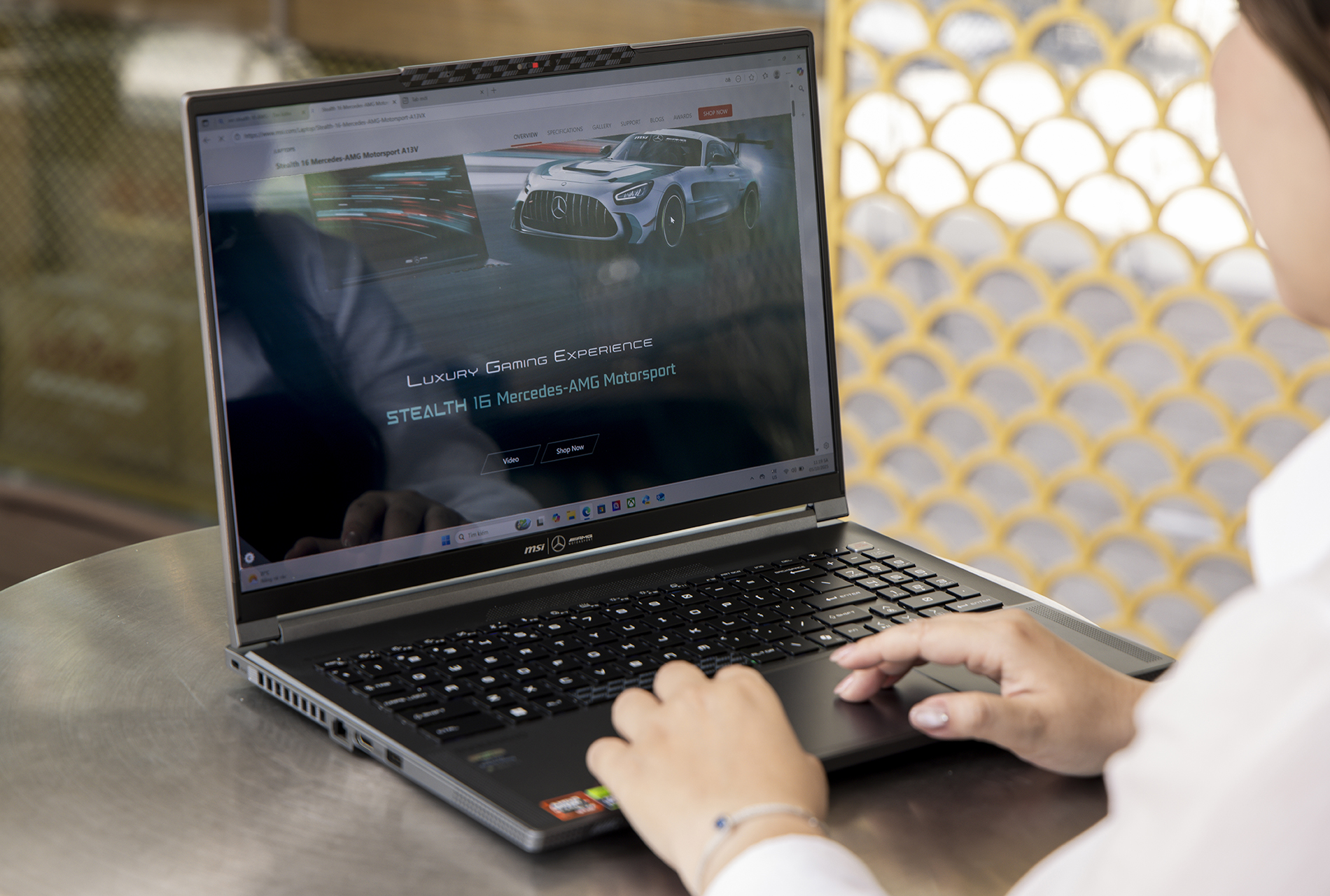 Trải nghiệm laptop là 'cú bắt tay' giữa MSI và Mercedes-AMG: Thiết kế khác biệt, hiệu năng mạnh mẽ, giá bằng một chiếc SH - Ảnh 3