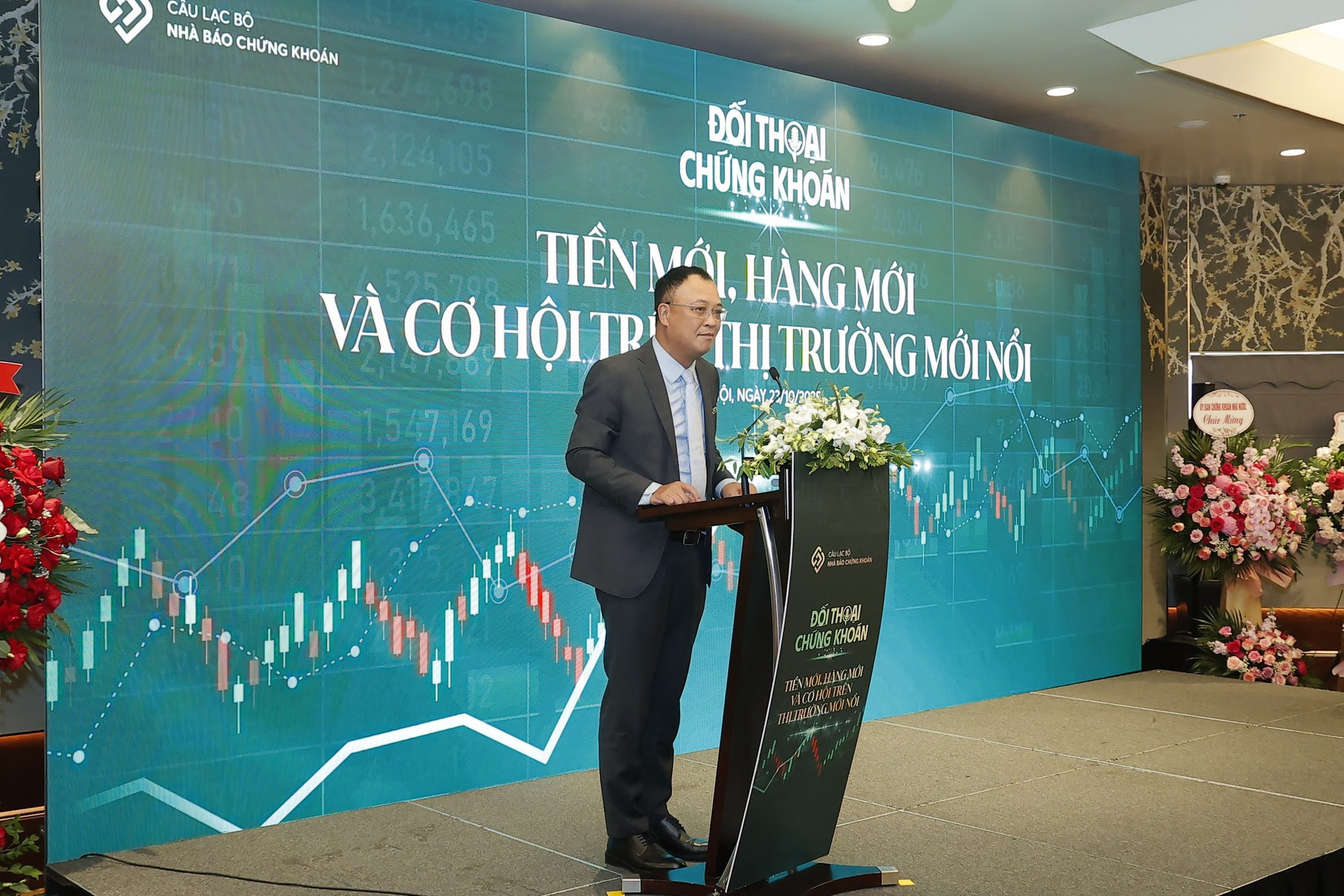 Đại diện UBCKNN: Nhiều quỹ nghìn tỷ USD đang rất quan tâm đến chứng khoán Việt Nam sau nâng hạng - Ảnh 1