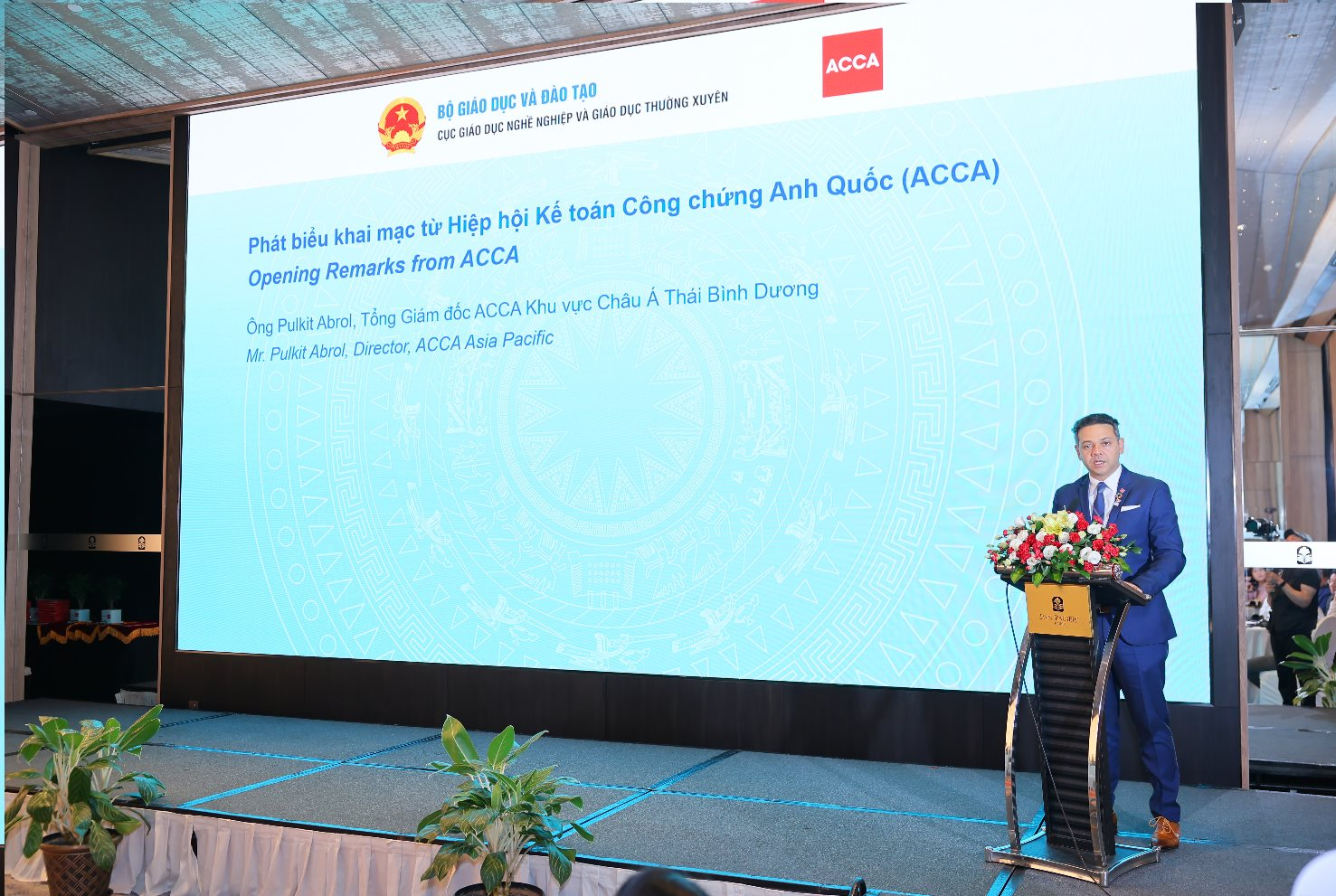 "Trong nền kinh tế hội nhập, không thể đào tạo chỉ cho thị trường lao động trong nước" - Ảnh 2