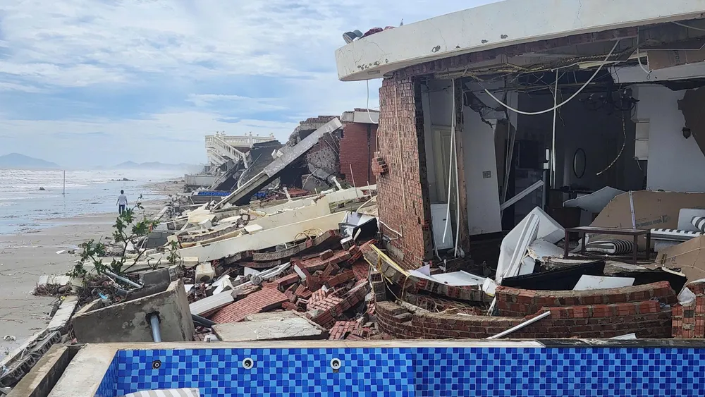 Sở Xây dựng Hà Tĩnh nói gì về vụ nhiều căn villa sát biển đổ sập sau bão số 10? - Ảnh 19